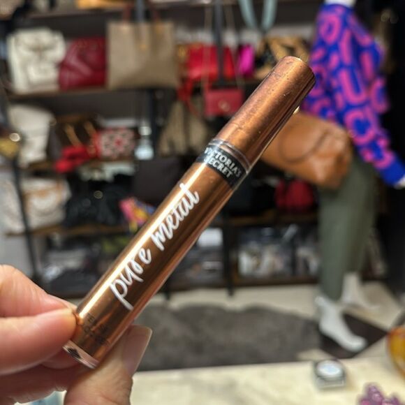 Victorias Secret LIGHTS Lip Lacquer INTENSE PURE METAL Gloss FULL SIZE NWT - Picture 3 of 3